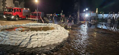 THW LVBEBBST: THW hilft beim Oderhochwasser: Scheitelwelle zieht durch