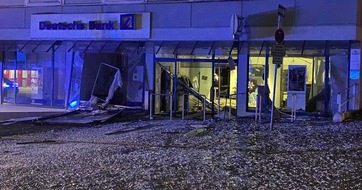 Polizei Lippe: POL-LIP: Bad Salzuflen. Explosion durch Sprengung eines Geldautomaten - Zeugen gesucht.