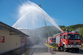 FW-OE: Großalarm in Meggen - Gemeinschaftsübung der Jugendfeuerwehren des Kreises Olpe