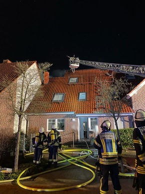 FW-Schermbeck: Dachstuhlbrand in Schermbeck