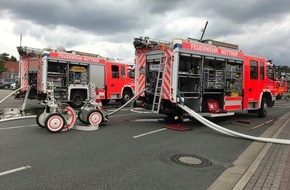 Feuerwehr Bottrop: FW-BOT: Brand eines Gewerbebetriebs in Bottrop-Kirchhellen