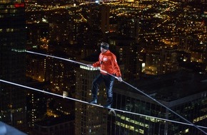 DMAX: In Rekordzeit: Nik Wallenda erobert erfolgreich die Dächer Chicagos (FOTO)