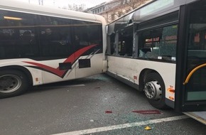 Polizeidirektion Pirmasens: POL-PDPS: Unfall zwischen zwei Bussen