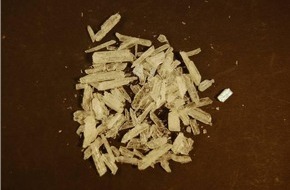 Polizeiinspektion Northeim: POL-NOM: Drogenschmuggel: Festnahme von 2 Tatverdächtigen; Polizei warnt vor Gefährlichkeit der Synthetikdroge "Crystal"