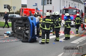 Feuerwehr Iserlohn: FW-MK: Verkehrsunfall fordert 3 Verletzte