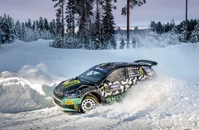 Skoda Auto Deutschland GmbH: Rallye Schweden: Škoda Fabia RS Rally2-Fahrer Oliver Solberg beginnt seine WRC2-Titeljagd mit klarem Sieg