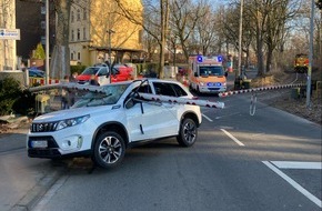 Polizei Bochum: POL-BO: Auto wird von Schranke durchbohrt - Fahrerin (61) leicht verletzt