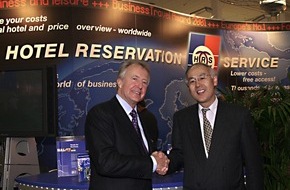 HRS - Hotel Reservation Service: HOTEL RESERVATION SERVICE (HRS) und Toshiba schließen auf der ITB Kooperationsvertrag
