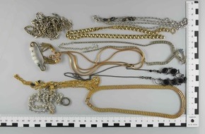 Polizeiinspektion Hameln-Pyrmont/Holzminden: POL-HM: Schmuck aufgefunden - wer kann Hinweise geben?