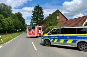 Freiwillige Feuerwehr H&uuml;nxe: FW H&uuml;nxe: eCall best&auml;tigt - Verkehrsunfall mit einer eingeschlossenen Person
