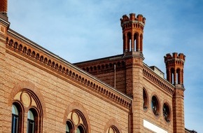 Hochschule München: Presseeinladung: Eröffnung neues Format „Flaggenzeug“ der Fakultät für Design, 23. Oktober 2025