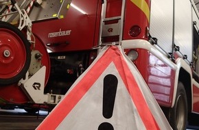Feuerwehr Plettenberg: FW-PL: OT-Stadtmitte. Brand in Galvanik. Schnelles Eingreifen von Feuerwehr und ausgelöste Sprinkleranlage konnten größeren Schaden verhindern