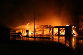 POL-WL: Edeka-Markt durch Feuer völlig zerstört, hoher Schaden