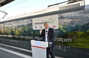 Bad Hindelang Tourismus: Eine Fernverkehrslok ist neuer Botschafter der Allgäuer Hochalpen - Ausrufezeichen für nachhaltige touristische Anreise – Bayerns Ministerpräsident lobt Engagement