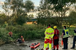 Feuerwehr Hattingen: FW-EN: Verunfallter Kanufahrer aus Fischrteppe an der Ruhr gerettet