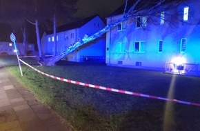 Feuerwehr Recklinghausen: FW-RE: Orkantief "Zeynep" fordert Feuerwehr Recklinghausen