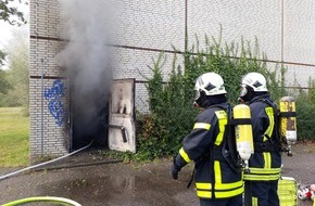 Feuerwehr Dorsten: FW-Dorsten: Brand in einer Sporthalle mit Gebäudeschaden.