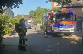 Feuerwehr Dinslaken: FW Dinslaken: Längster Tag des Jahres fordert Dinslakener Feuerwehr und Rettungsdienst