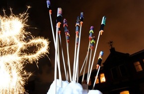 HUK-COBURG: Gut zu wissen: Tipps für den Alltag / Wenn der Schuss nach hinten losgeht / Silvesterfeuerwerk richtet jedes Jahr große Schäden an (mit Bild)