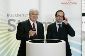 Vodafone GmbH: Weltweit erstes "klickbares" Touchscreen-Handy exklusiv bei Vodafone / BlackBerry Storm mit passenden Vodafone-Daten-Flatrates ab sofort verfügbar