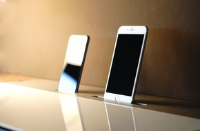 Spectral Audio Möbel GmbH: Sechs-Appeal: Spectral-Möbel jetzt auch mit Docking-Kit für iPhone 6 und iPhone 6 Plus