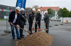 Polizeiakademie Niedersachsen: POL-AK NI: Hann. Münden: Spatenstich für neue Raumschießanlage an der Polizeiakademie Niedersachsen in Hannoversch Münden Erheblicher Beitrag für die Zukunftsfähigkeit des Studienstandorts in Hannoversch Münden