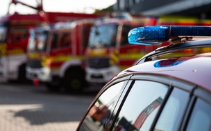 Feuerwehr Mülheim an der Ruhr: FW-MH: Drei Leichtverletzte bei zwei zeitgleichen Verkehrsunfällen auf der Autobahn A40