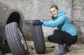CosmosDirekt: Wenn Schnee und Kälte kommen: Vier Tipps für sicheres Autofahren im Winter (FOTO)
