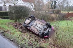 Kreispolizeibehörde Herford: POL-HF: 26-Jährige kommt von der Straße ab - Auto überschlägt sich