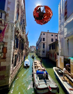 Einmalige Kunst-Experience an der Arte Venezia: Sarah Montani und Michaela Litzka begeistern mit Kunst-Innovation