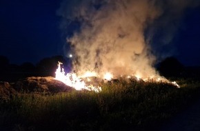 Freiwillige Feuerwehr Reichenau: FW Reichenau: Brennende Riedballen auf Ackerfl&auml;che abgel&ouml;scht - 28.06.2026