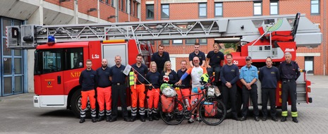 Feuerwehr Lübeck: FW-HL: 8.000 Kilometer mit dem Fahrrad für die Rechte von Kindern mit seltenen Erkrankungen