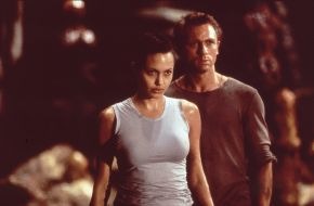 TELE 5: TELE 5: Fast eine Million Zuschauer für Action-Amazone Angelina Jolie als 'Lara Croft: Tomb Raider' (mit Bild)