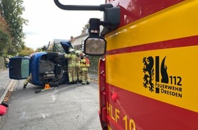 Feuerwehr Dresden: FW Dresden: PKW liegt nach Verkehrsunfall auf der Seite