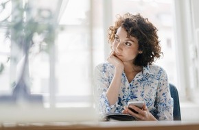 DVAG Deutsche Vermögensberatung AG: Altersarmut ist weiblich / Finanzielle Sicherheit für Frauen