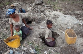 terre des hommes Deutschland e. V.: Kinder schuften für Autolacke und Elektrogeräte / Neue Studie weist ausbeuterische Kinderarbeit in Mica-Minen in Madagaskar nach