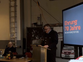 FW-AUR: Besondere Ehrung f&uuml;r 70 Jahre Feuerwehrmitgliedschaft