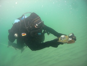 Bilder der Woche - Minentaucher: Tieftauchen vor Sardinien