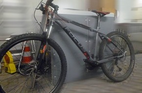 Polizeipr&auml;sidium Nordhessen: POL-KS: Kriminaldauerdienst nimmt Verd&auml;chtigen mit gestohlenem Fahrrad fest: Polizei sucht nun Eigent&uuml;mer des grauen Mountainbikes