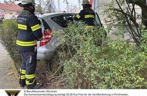 Feuerwehr München: FW-M: Schwerer Verkehrsunfall (Moosach)
