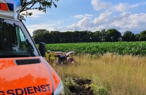 Feuerwehr Dorsten: FW-Dorsten: +++ Verkehrsunfall mit Oldtimer +++