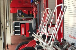 Feuerwehr Neuss: FW-NE: Leblose Person aus dem Stadtgarten-Weiher geborgen | Polizei ermittelt zu den Todesumst&auml;nden