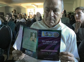 Medienmitteilung: Der Grossmeister der Psychedelik Stanislav Grof wird 90 jährig!