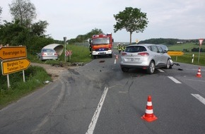 Kreispolizeibehörde Höxter: POL-HX: 18 Jährige bei Unfall leicht verletzt