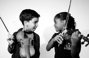 Leica Camera AG: Salzburger Festspiele: Leica Camera AG präsentiert Fotoausstellungen über "Das Wunder von Venezuela - El Sistema und die Macht der Musik" (BILD)