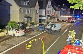Kreispolizeibeh&ouml;rde M&auml;rkischer Kreis: POL-MK: Tesla rammt drei geparkte Autos: 100.000 Euro Schaden