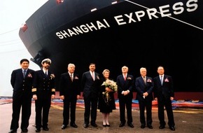 Hapag-Lloyd AG: Taufe in Hamburgs Schwesterstadt / "Shanghai Express" verstärkt die Flotte