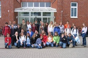 Polizeiinspektion Nienburg / Schaumburg: POL-NI: Girlsday 2006 bei der Nienburger Polizei - Bild im Download -
