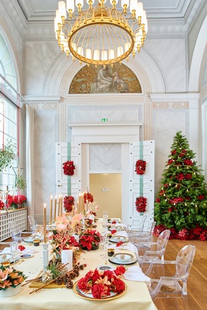 Internationale Top Floraldesigner zeigen ausgefallene Dekorationen mit Weihnachtssternen: Stars for Europe lädt zum internationalen Pressevent nach Berlin