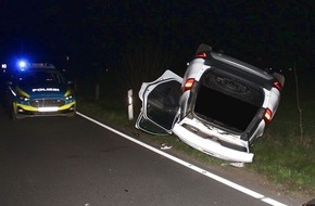 Polizei Minden-Lübbecke: POL-MI: Verdacht auf Trunkenheitsfahrt - Pkw überschlägt sich auf Veltheimer Straße